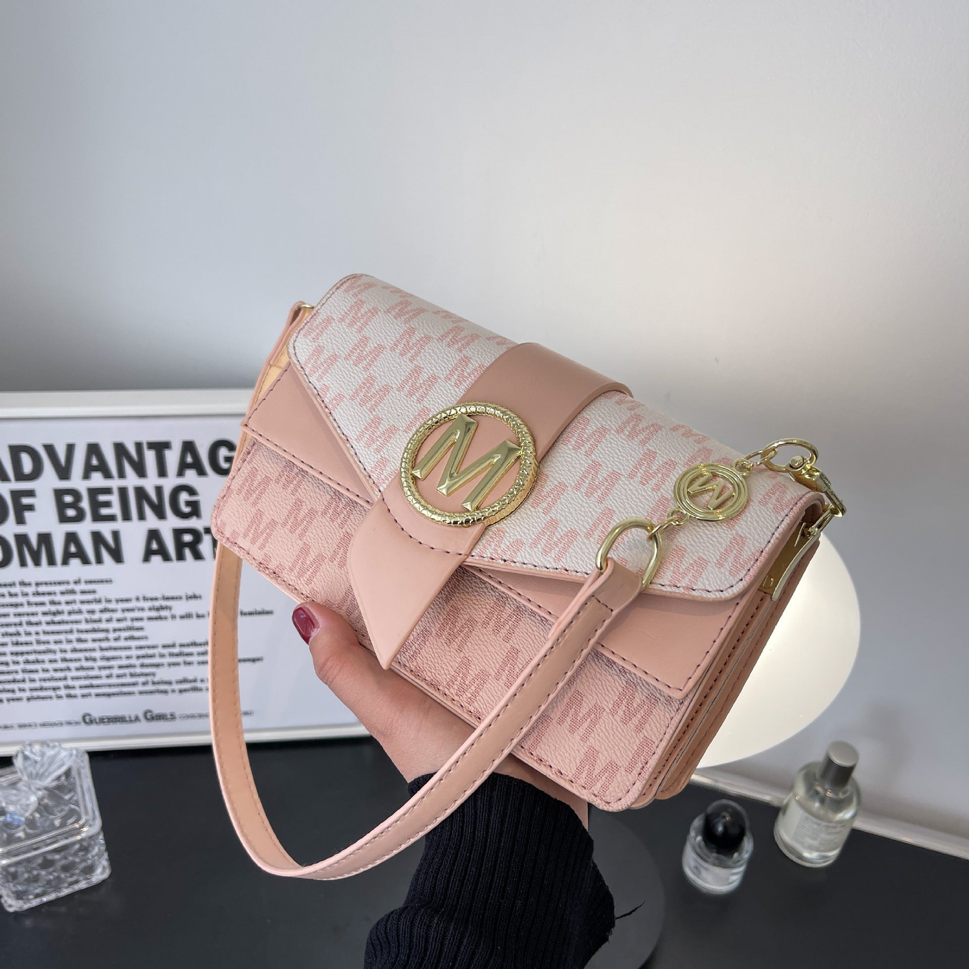 Niche Personality Printed Letter Shoulder Messenger Bag Secondary image